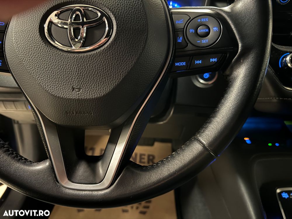 Toyota Corolla 1.8 Hybrid Business Edition - 18