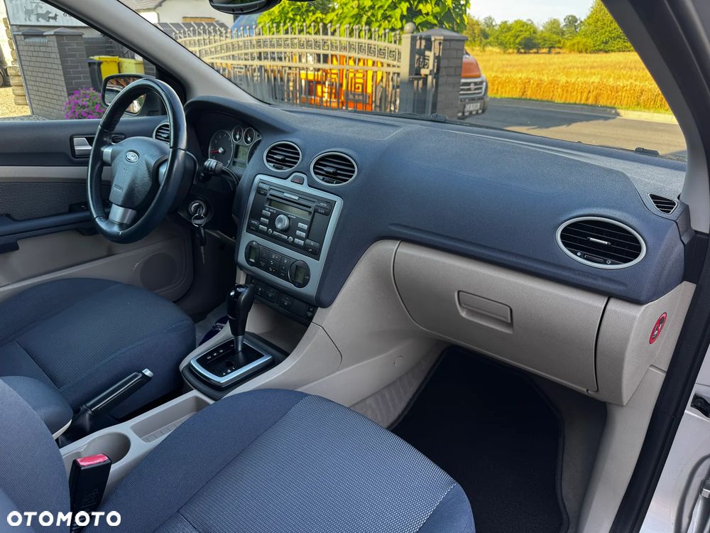 Ford Focus 2.0 16V Sport - 15