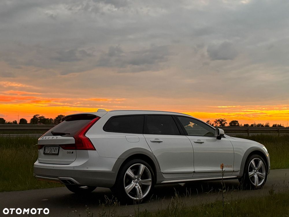 Volvo V90 Cross Country - 2