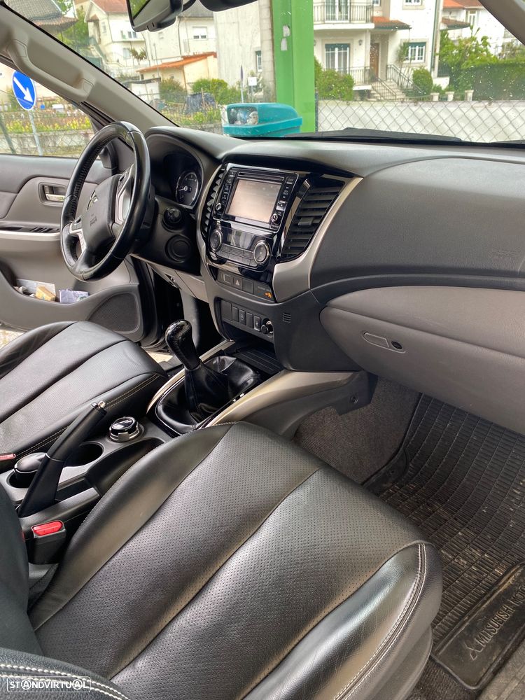 Mitsubishi L200 2.4 DI-D CD Instyle Sportb.Strakar 4WD - 7