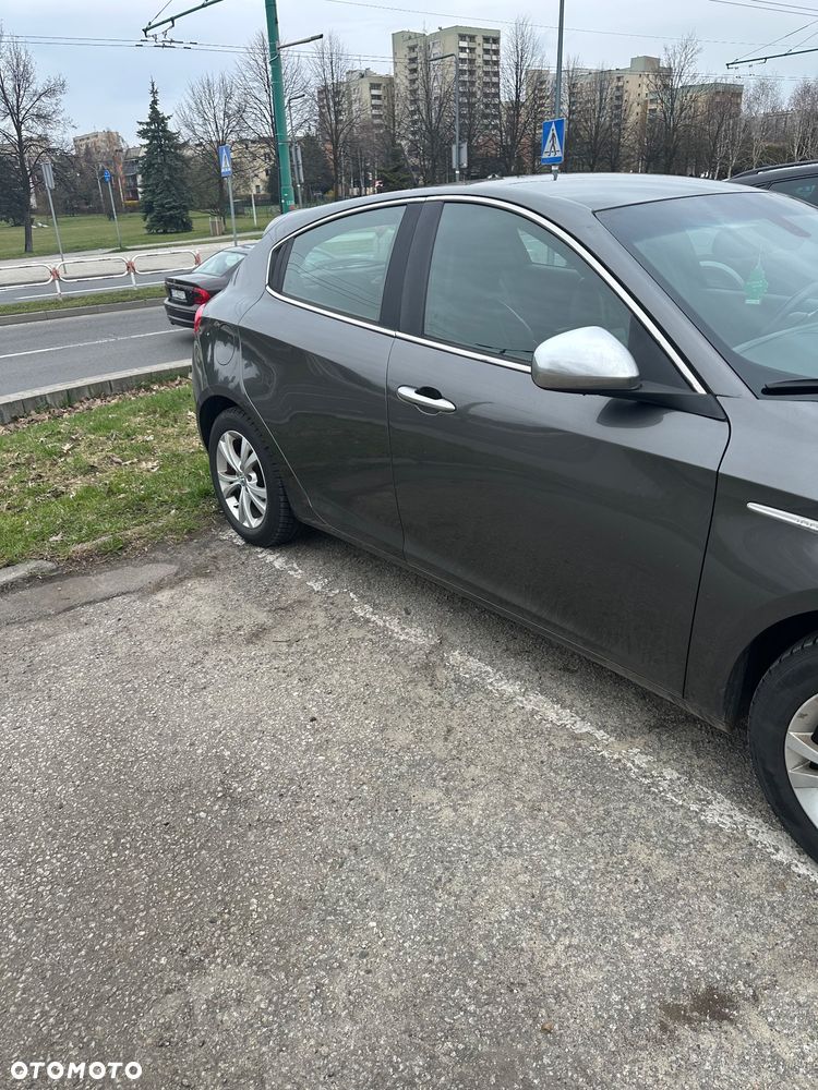 Alfa Romeo Giulietta 1.6 JTDM Distinctive - 3