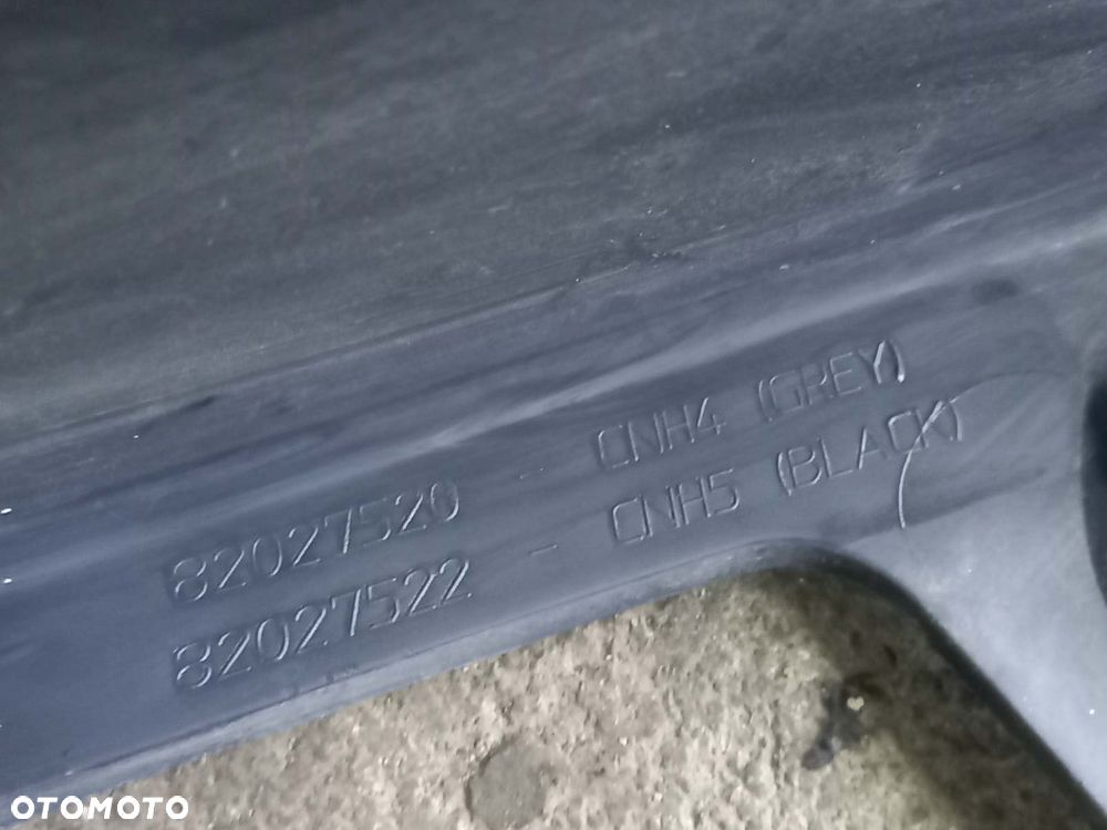 Plastiki kolumny kierowniczej Case MXU110 - 3