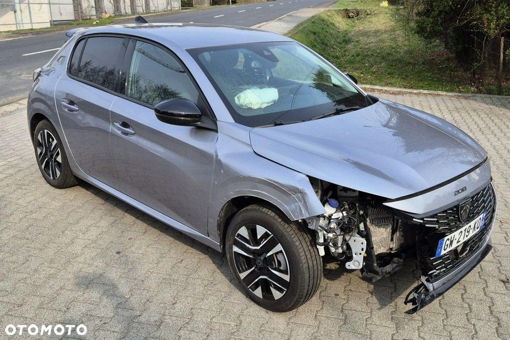 Peugeot 208 - 4