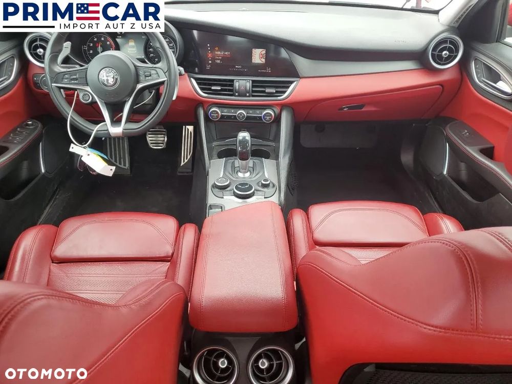 Alfa Romeo Giulia - 8