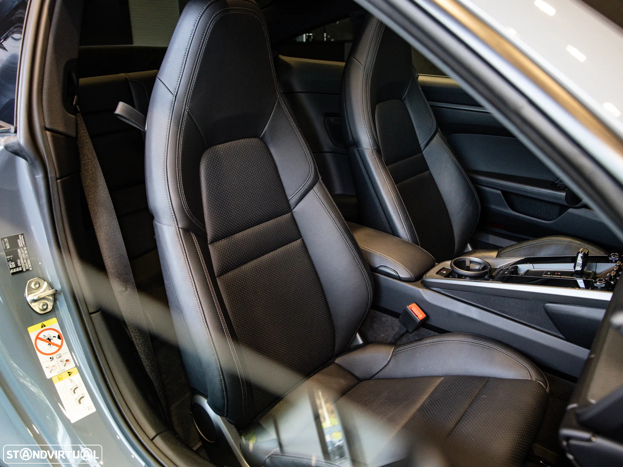 Porsche 911 (992) Carrera PDK - 42