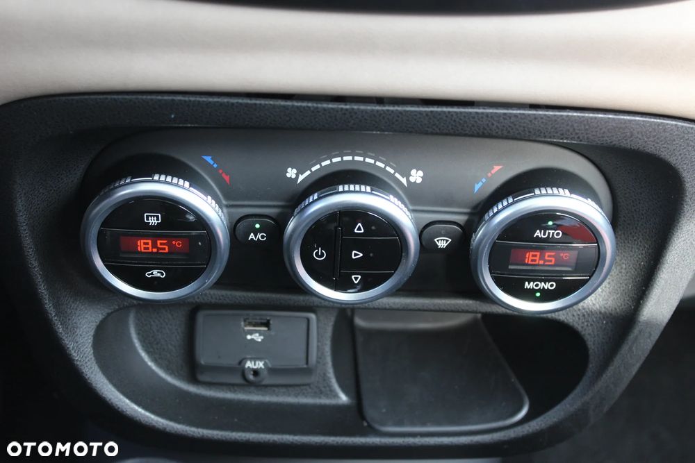 Fiat 500L 1.4 16V Urban - 34