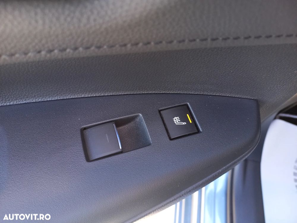 Toyota Corolla Sedan 1.8 HSD Exclusive - 19