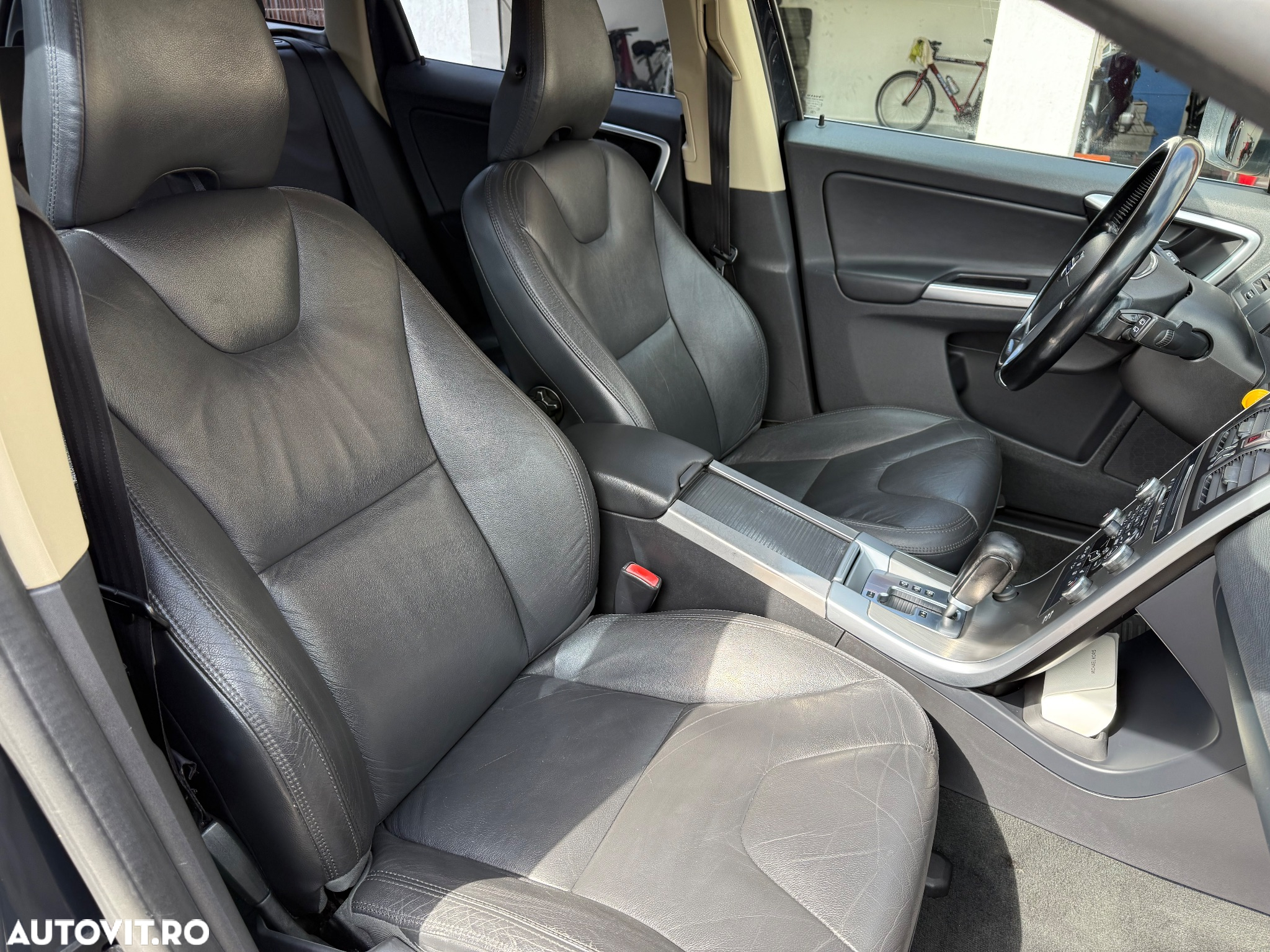 Volvo XC 60 2.4D AWD Aut. Momentum - 12