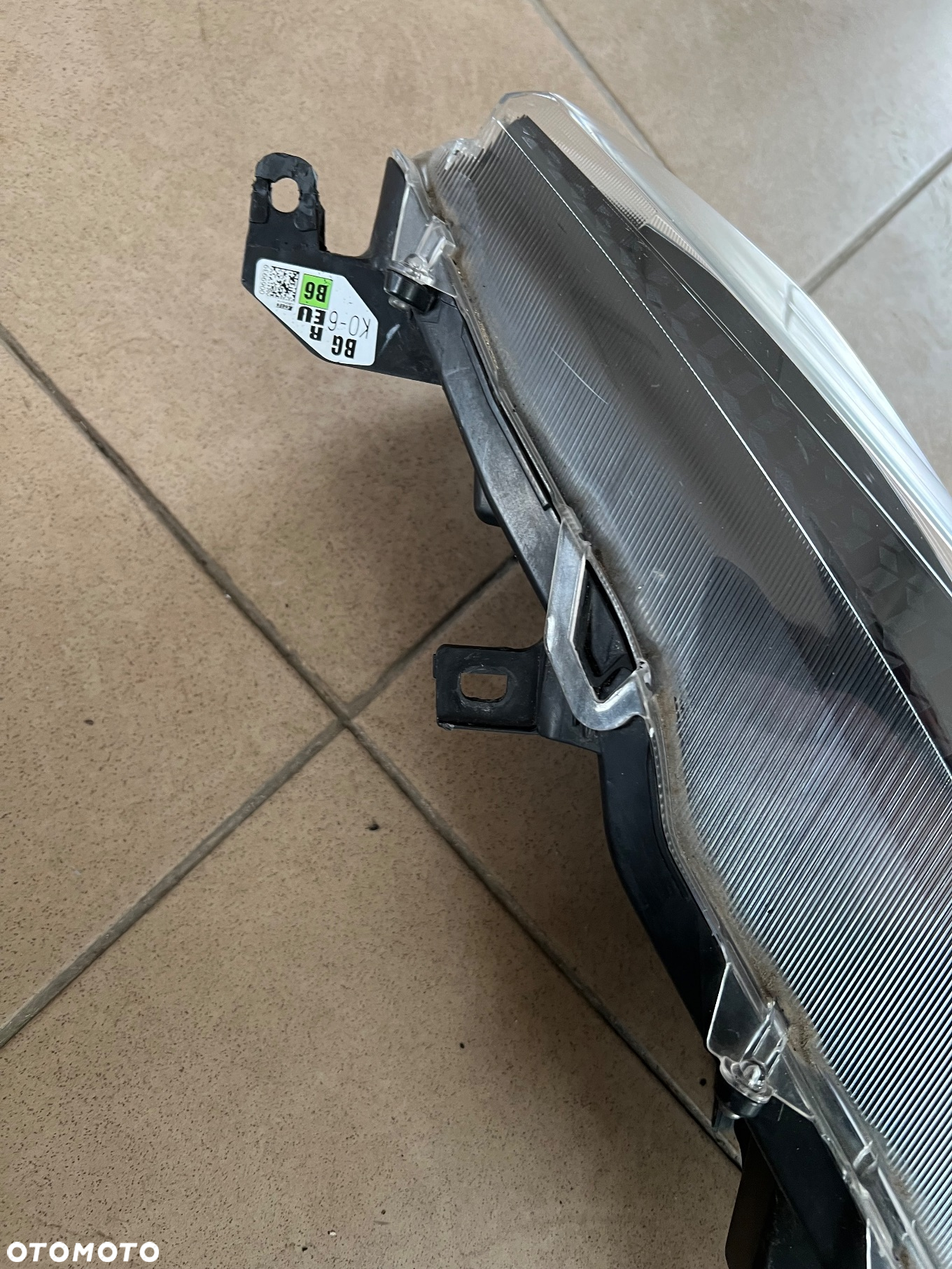 TOYOTA YARIS IV 2020- LAMPA PRAWY PRZÓD ZWYKŁA SOCZEWKA KOITO K0-6 EU B6 - 6