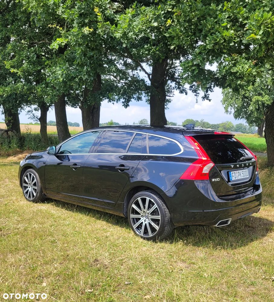 Volvo V60 D4 Geartronic Summum - 17