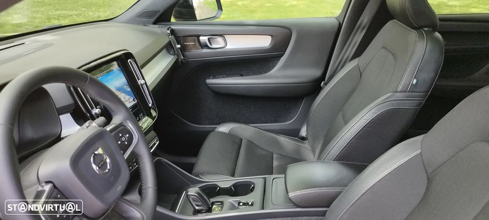 Volvo XC 40 2.0 D3 Momentum Plus - 24