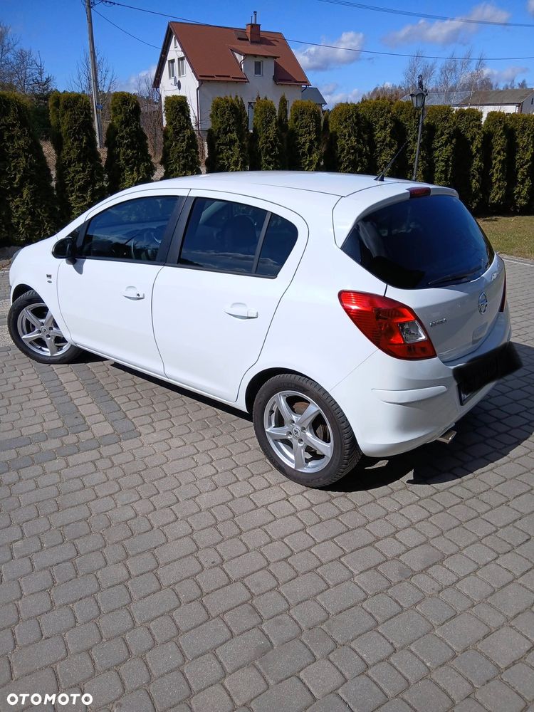 Opel Corsa 1.4 16V Satellite - 4
