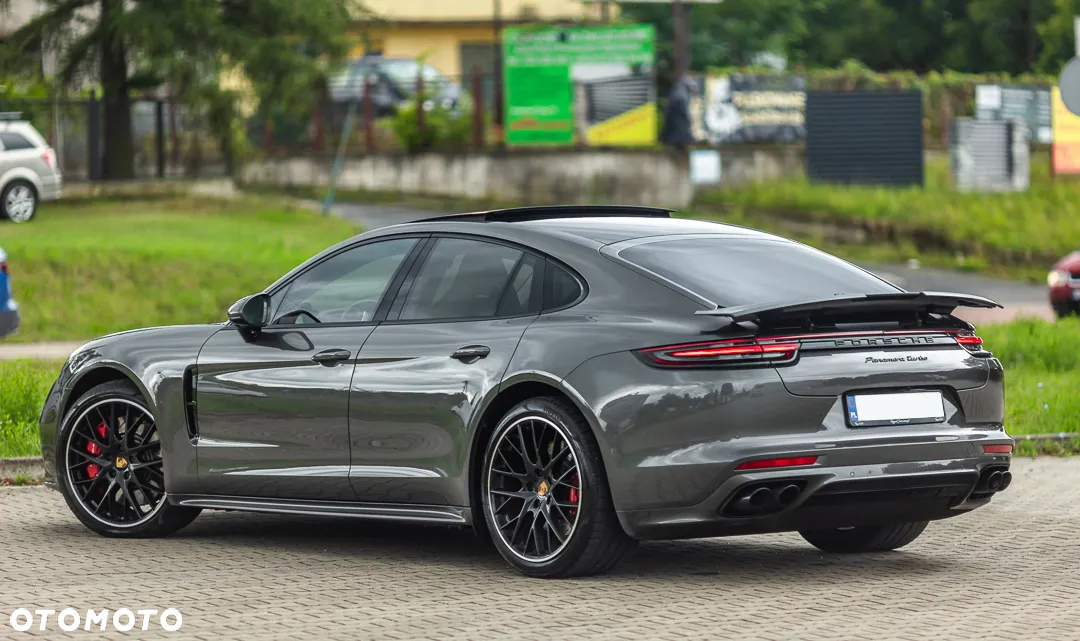 Porsche Panamera Turbo - 17