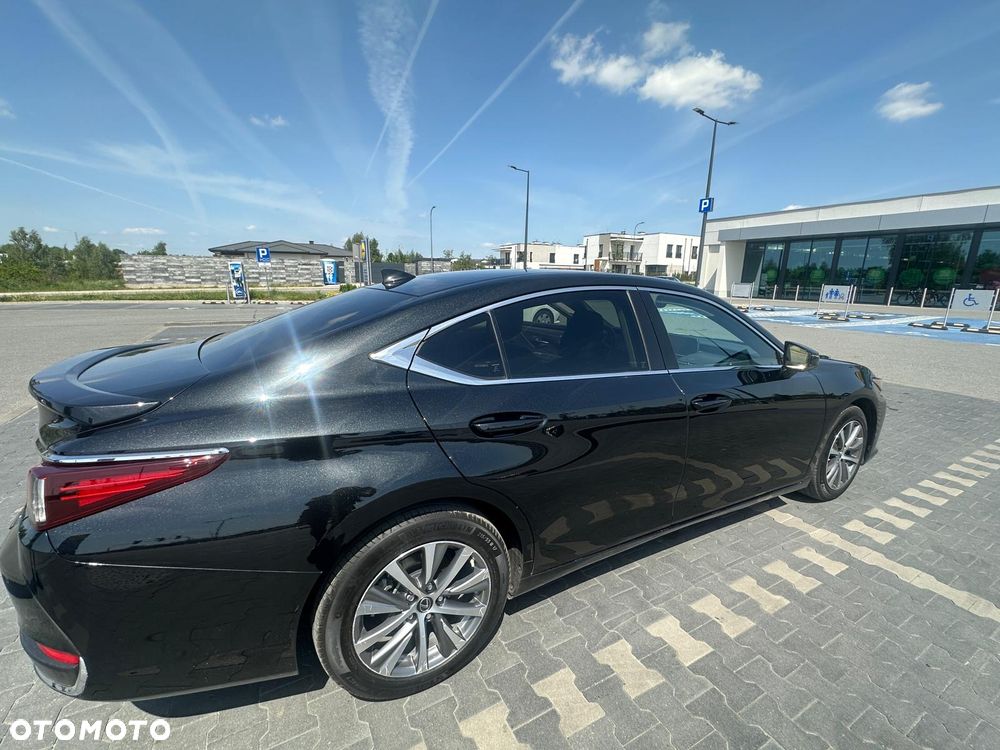 Lexus ES 300h Business Line - 9