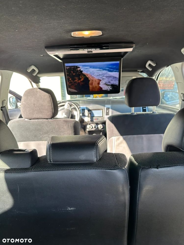 Mitsubishi Outlander 2.4 4WD CVT Instyle - 8