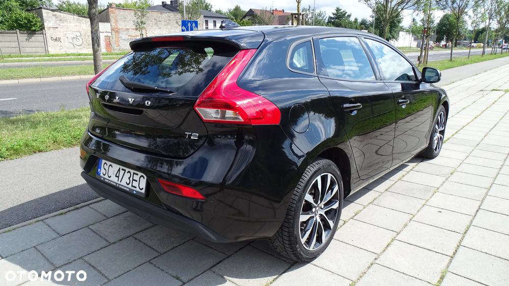 Volvo V40 T2 Momentum - 16