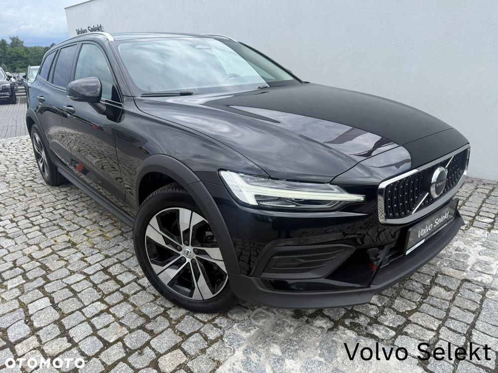 Volvo V60 Cross Country - 33