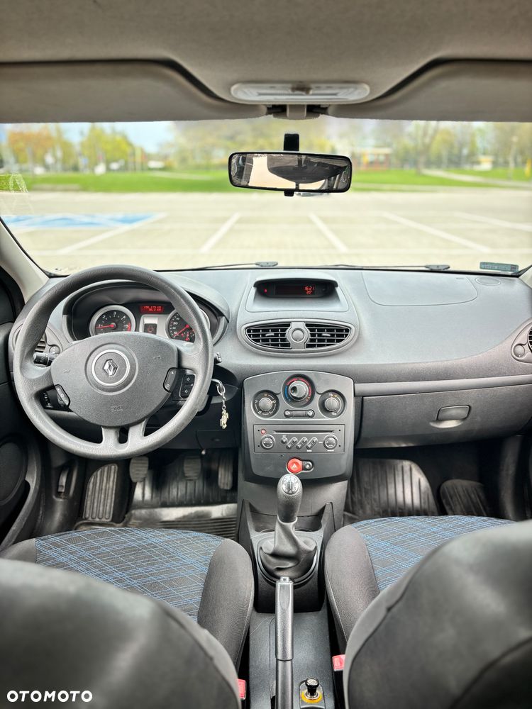 Renault Clio 1.5 dCi 70 Expression - 11