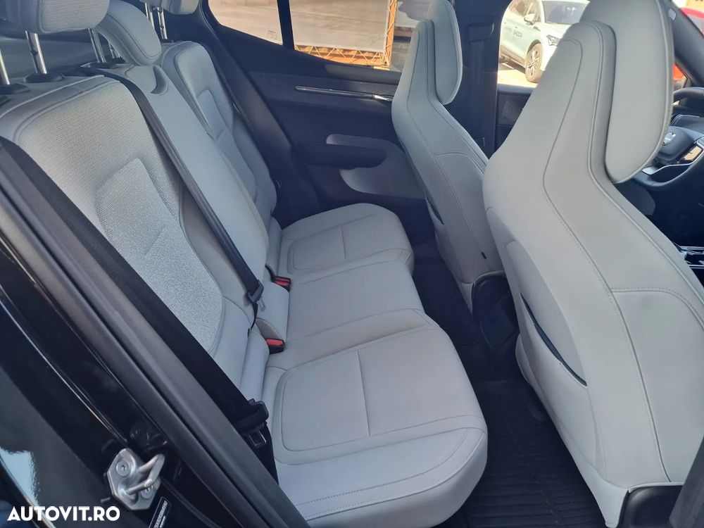 Volvo EX30 Twin Motor Performance Ultra - 28
