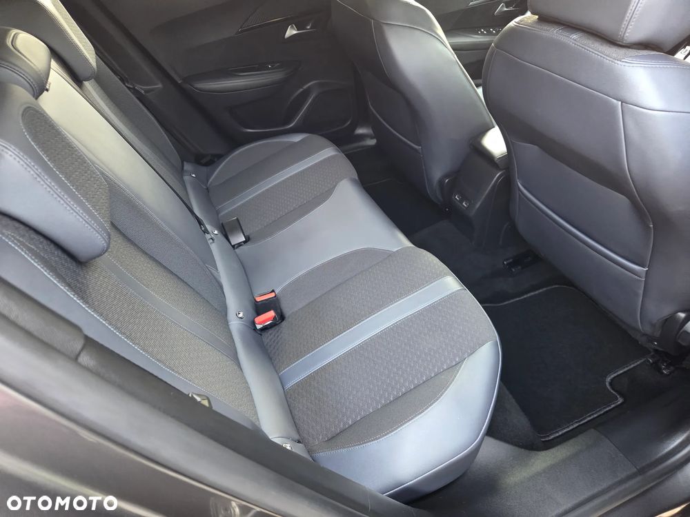 Peugeot 2008 1.5 BlueHDi Allure S&S EAT8 - 17