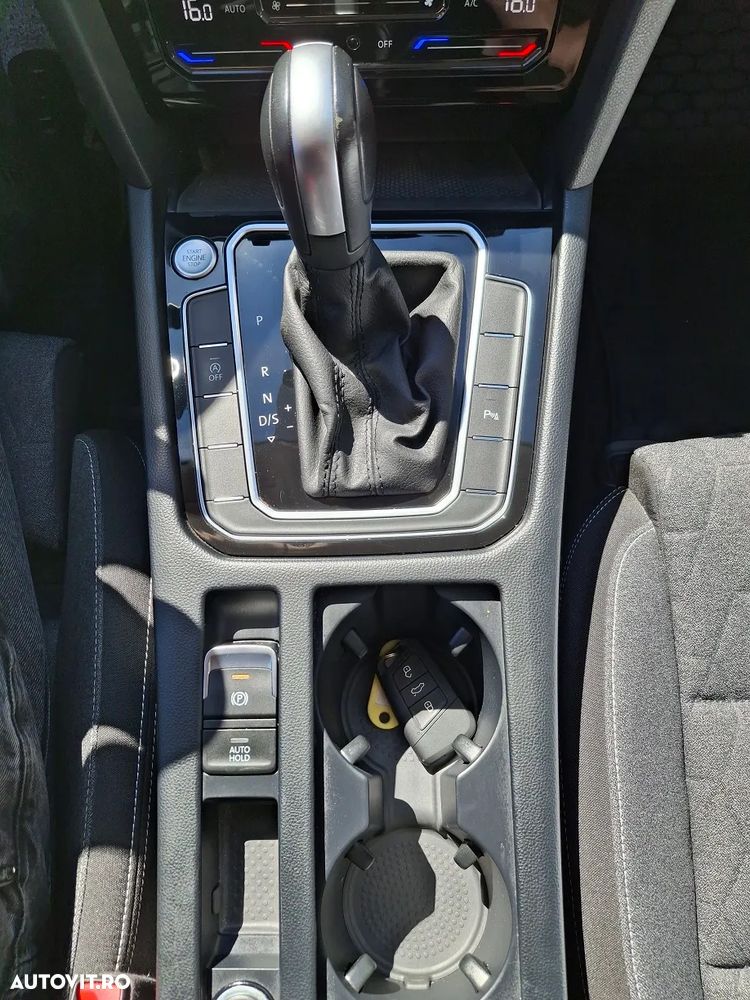 Volkswagen Passat 2.0 TDI DSG Comfortline - 22