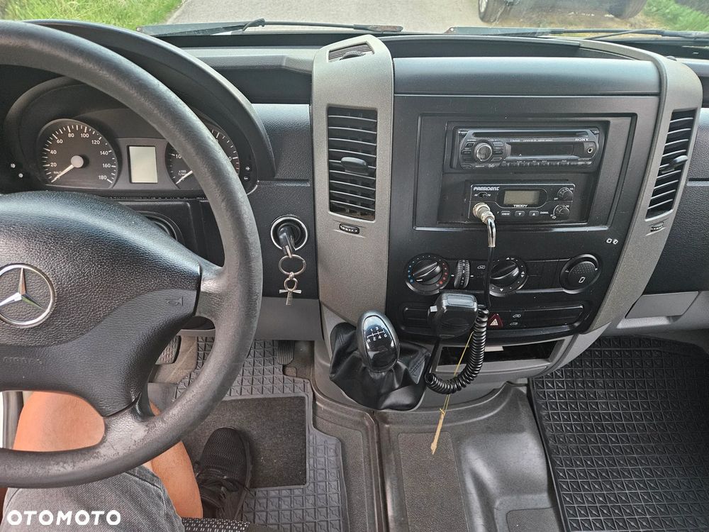 Mercedes-Benz Sprinter - 9