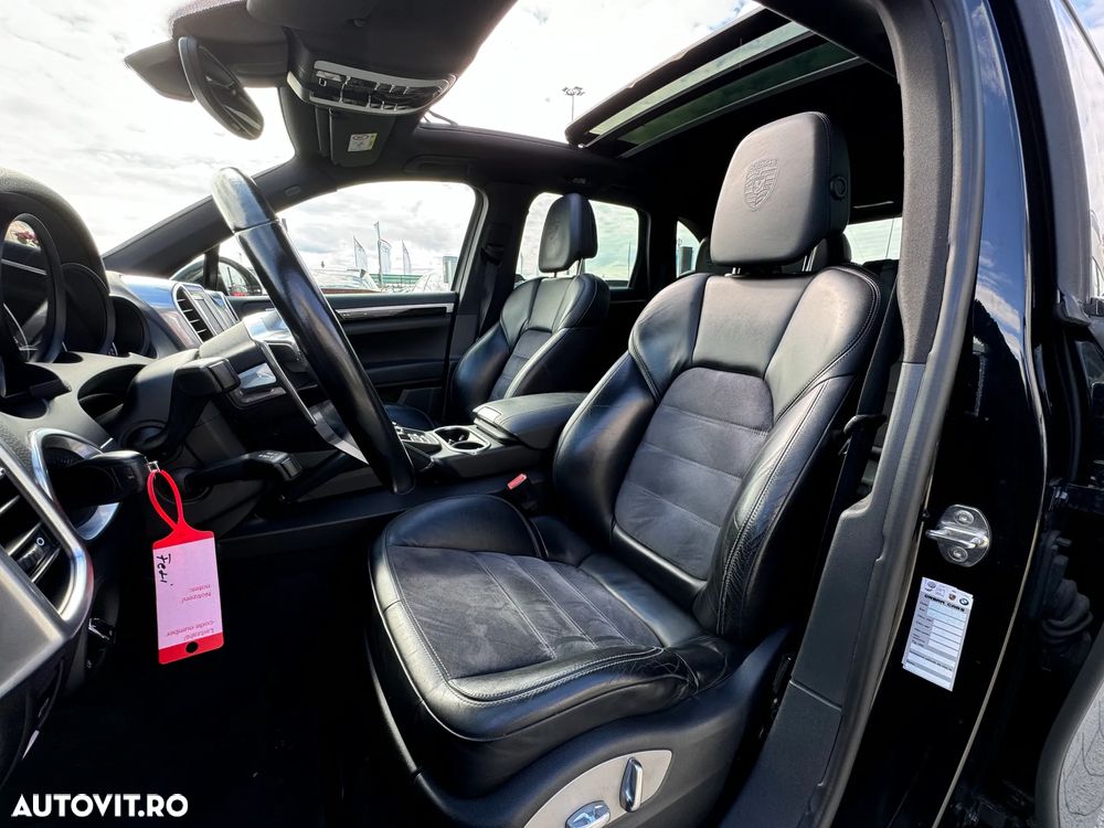 Porsche Cayenne 3.0 L - 21