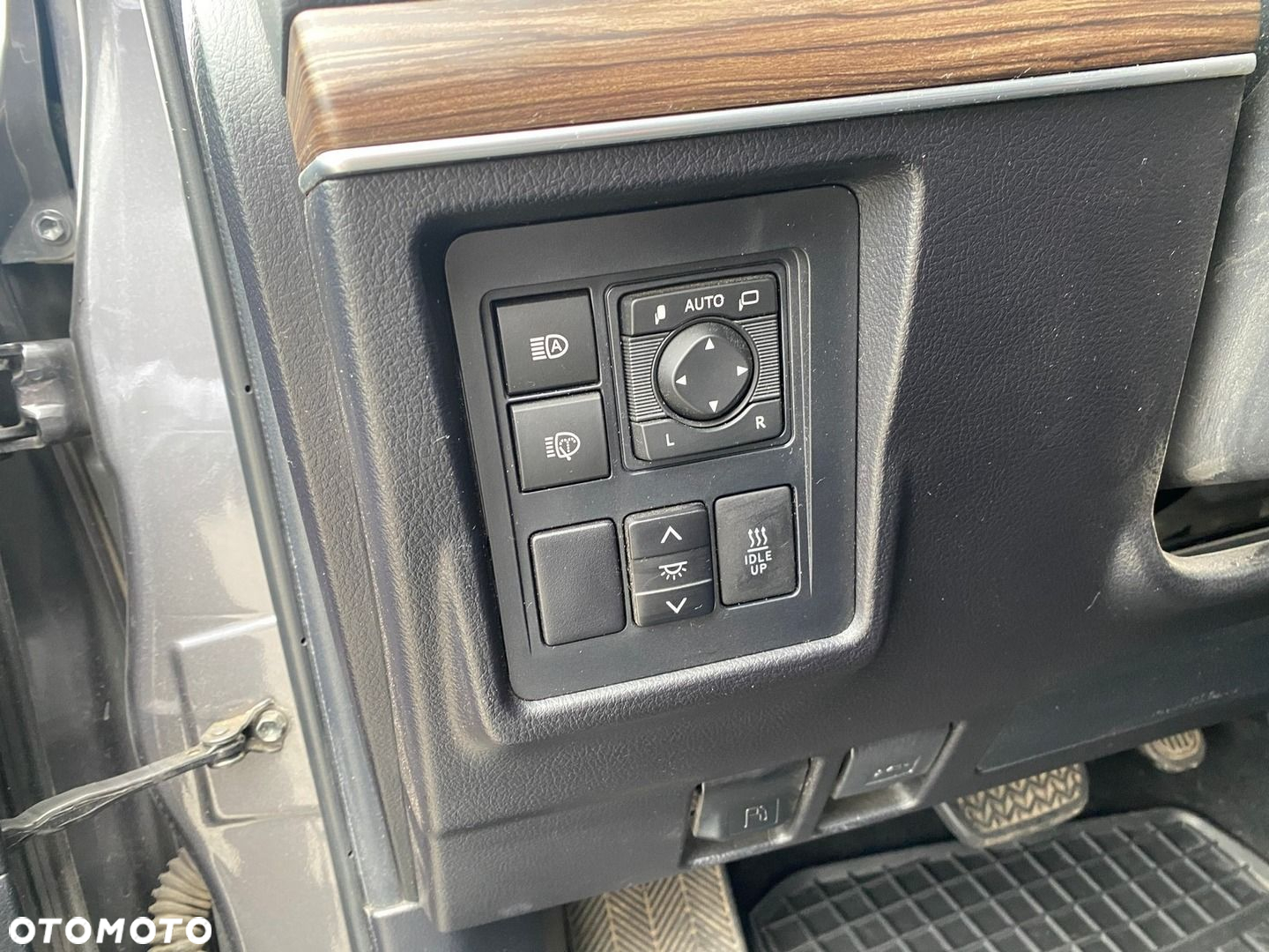Toyota Land Cruiser LC 2.8 D-4D Invincible - 24