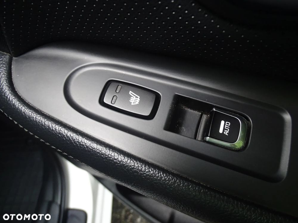Kia Carens 1.7 CRDi Business Line 7os - 25