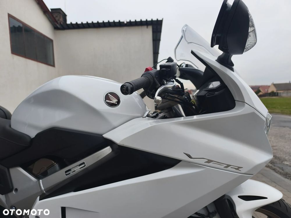 Honda VFR - 22