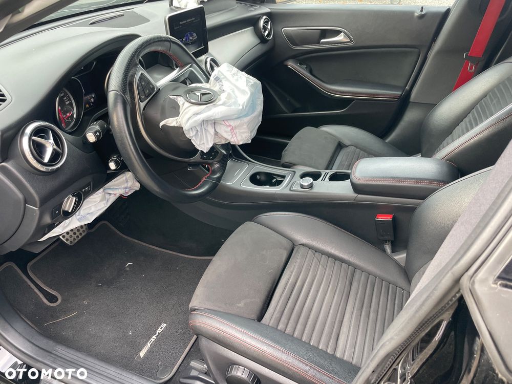 Mercedes-Benz CLA 200 7G-DCT AMG Line - 13