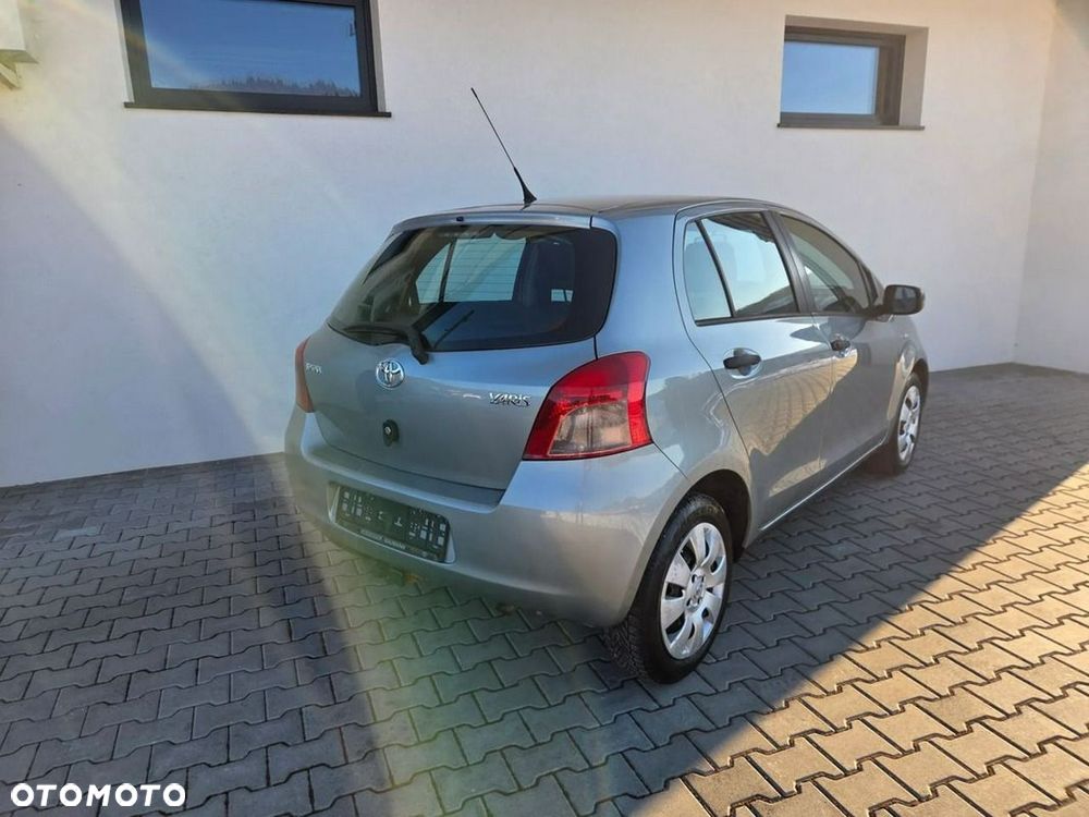 Toyota Yaris - 4