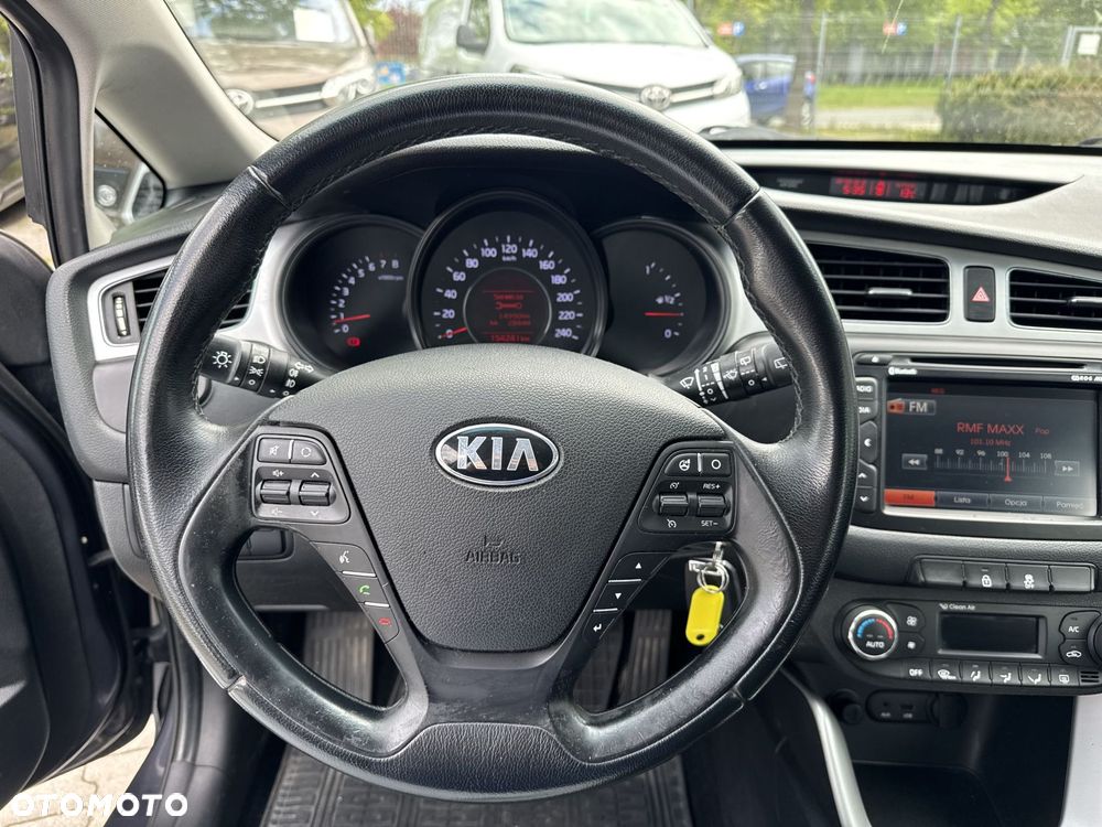 Kia Ceed - 16