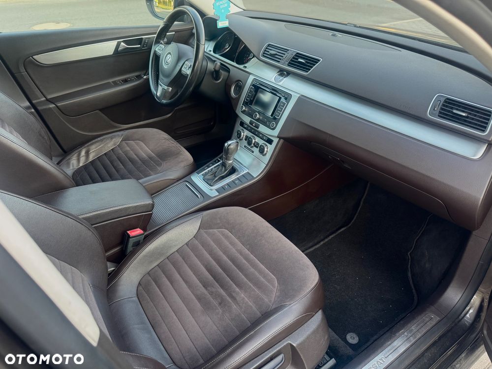 Volkswagen Passat 2.0 TDI Highline DSG - 11