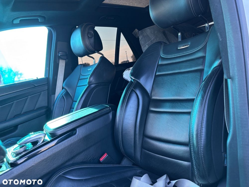 Mercedes-Benz GLE - 12