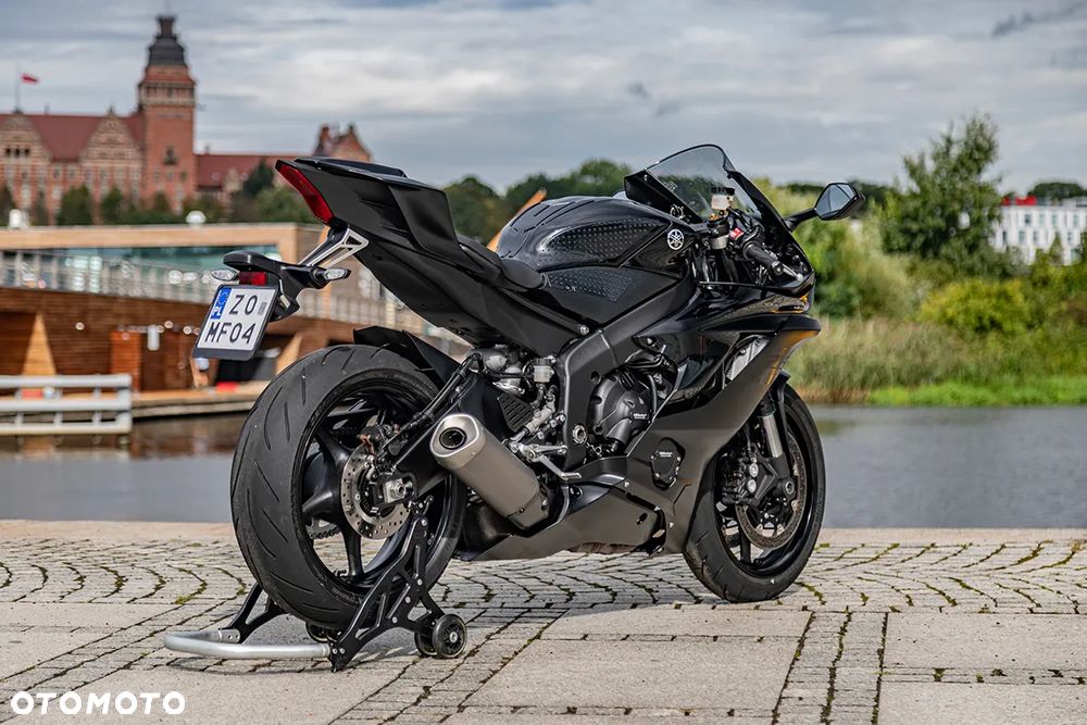 Yamaha R6 - 9