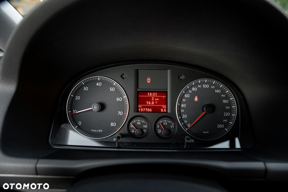 Volkswagen Touran 1.6 - 28