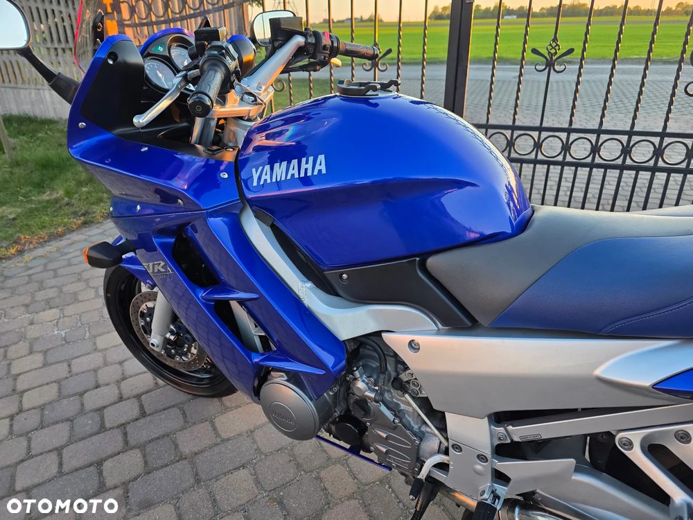 Yamaha FJR - 11