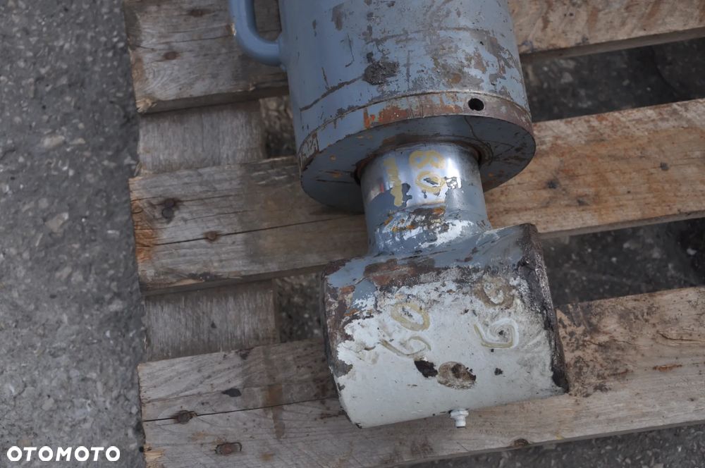 Siłownik hydrauliczny Terex T 350 - 4