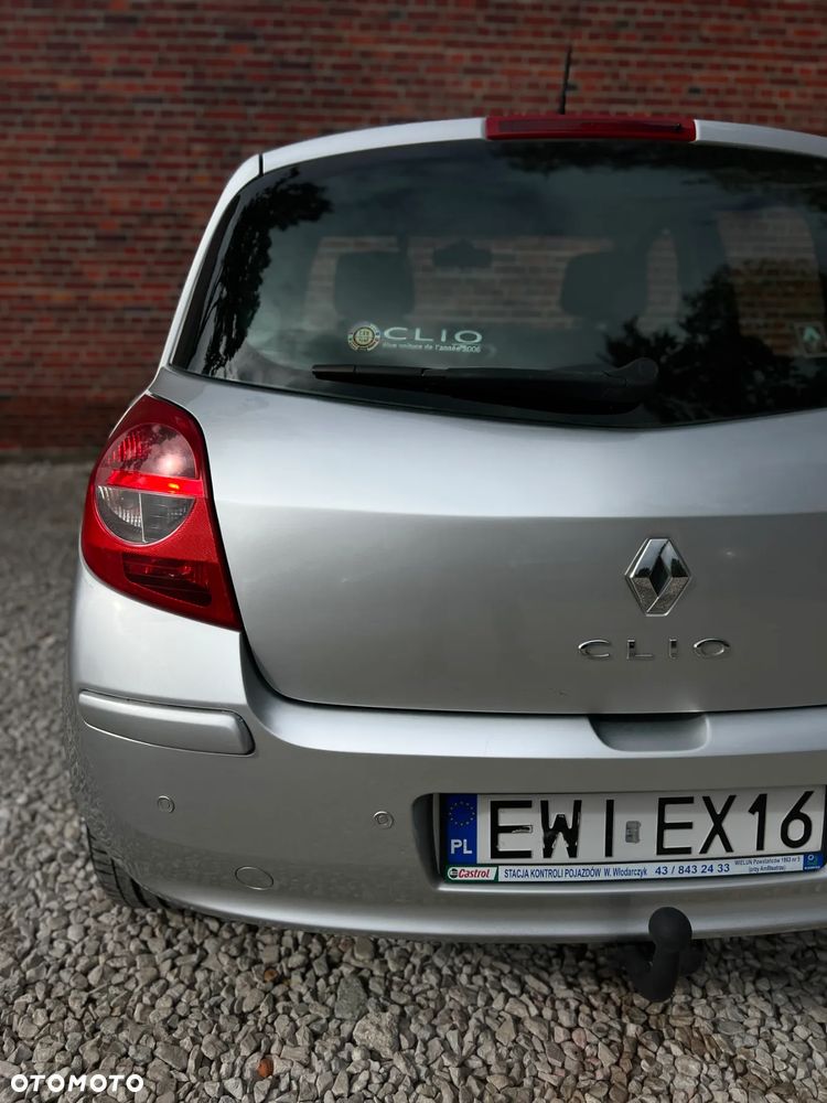 Renault Clio - 33