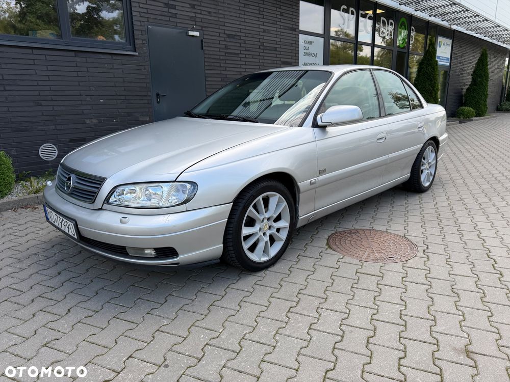 Opel Omega 2.2 Elegance - 1