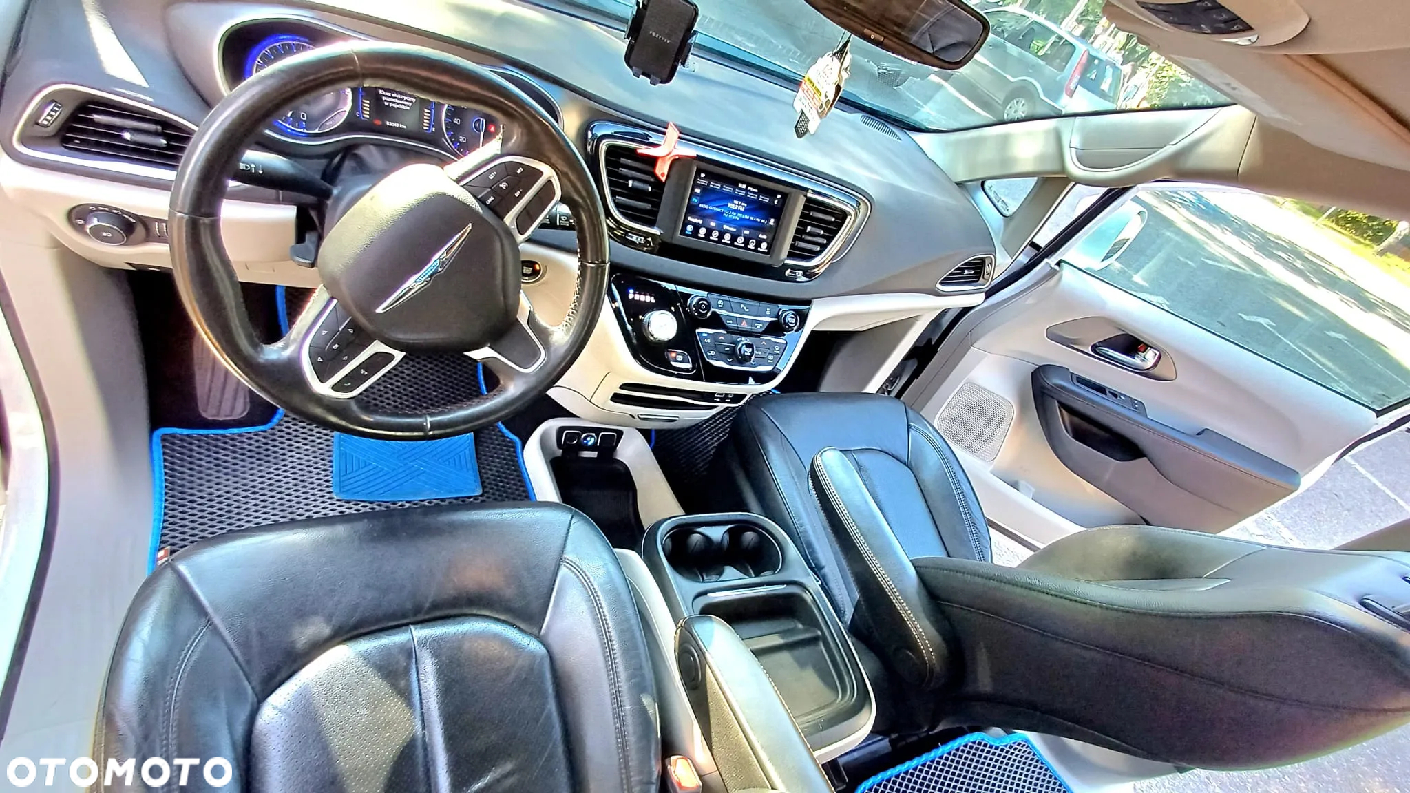 Chrysler Pacifica - 9