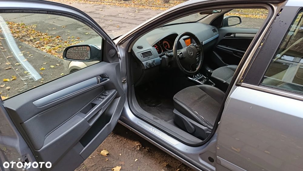 2008 Opel Astra, photograph 11