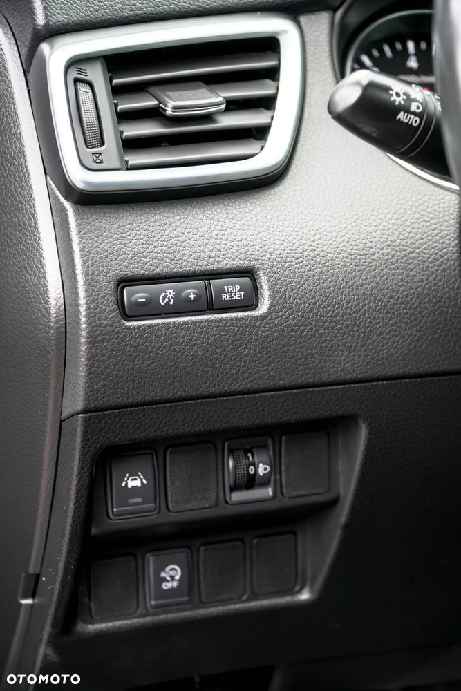 Nissan Qashqai 1.2 DIG-T Tekna EU6 - 24