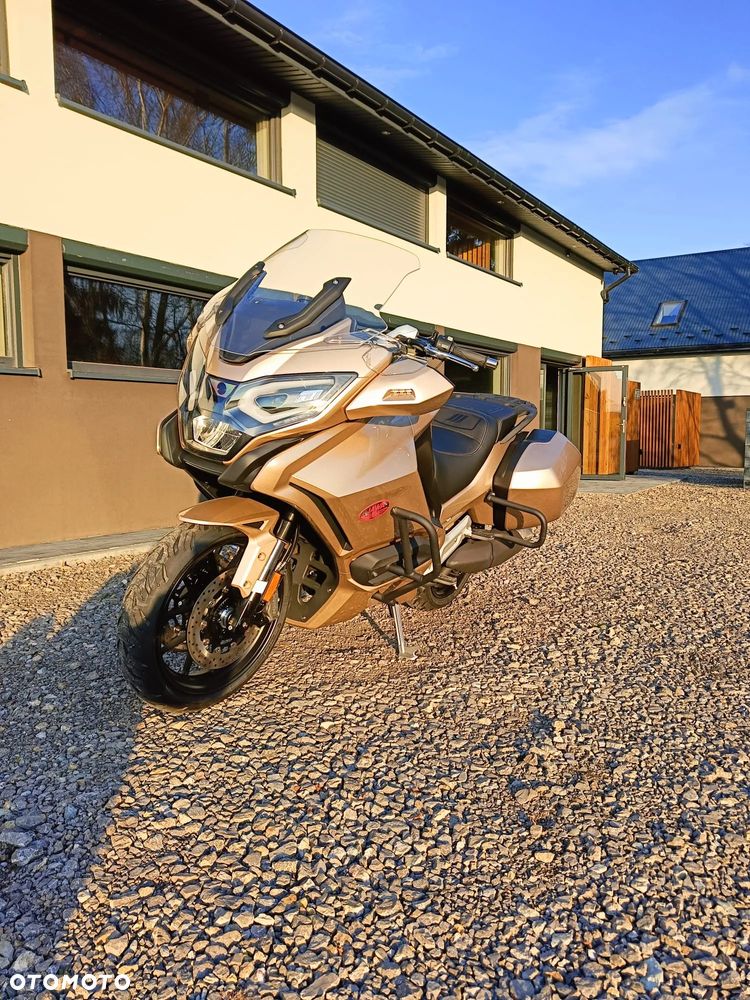 Jawa 750 Touring - 23