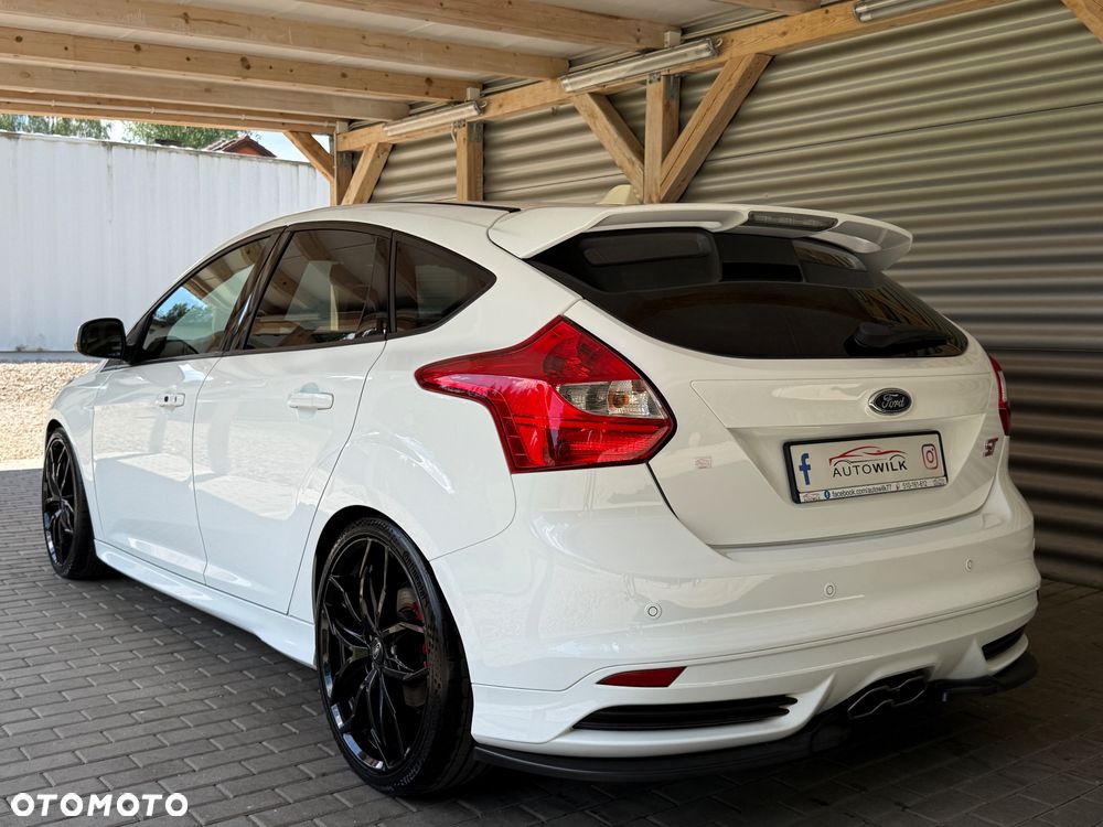 Ford Focus 2.0 EcoBoost ST mit Leder-Exclusiv-Paket - 21