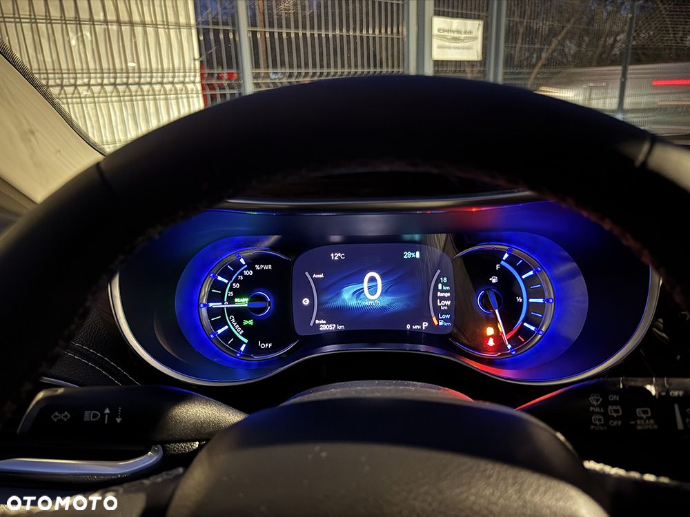 Chrysler Pacifica - 24