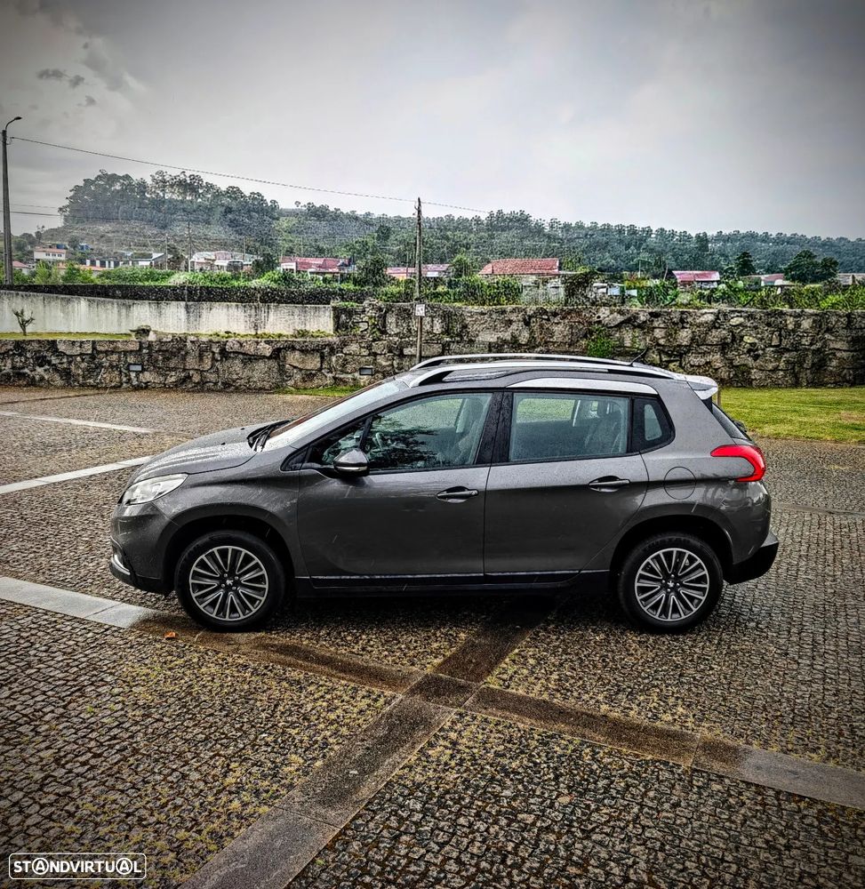 Peugeot 2008 1.6 BlueHDi GT Line - 3