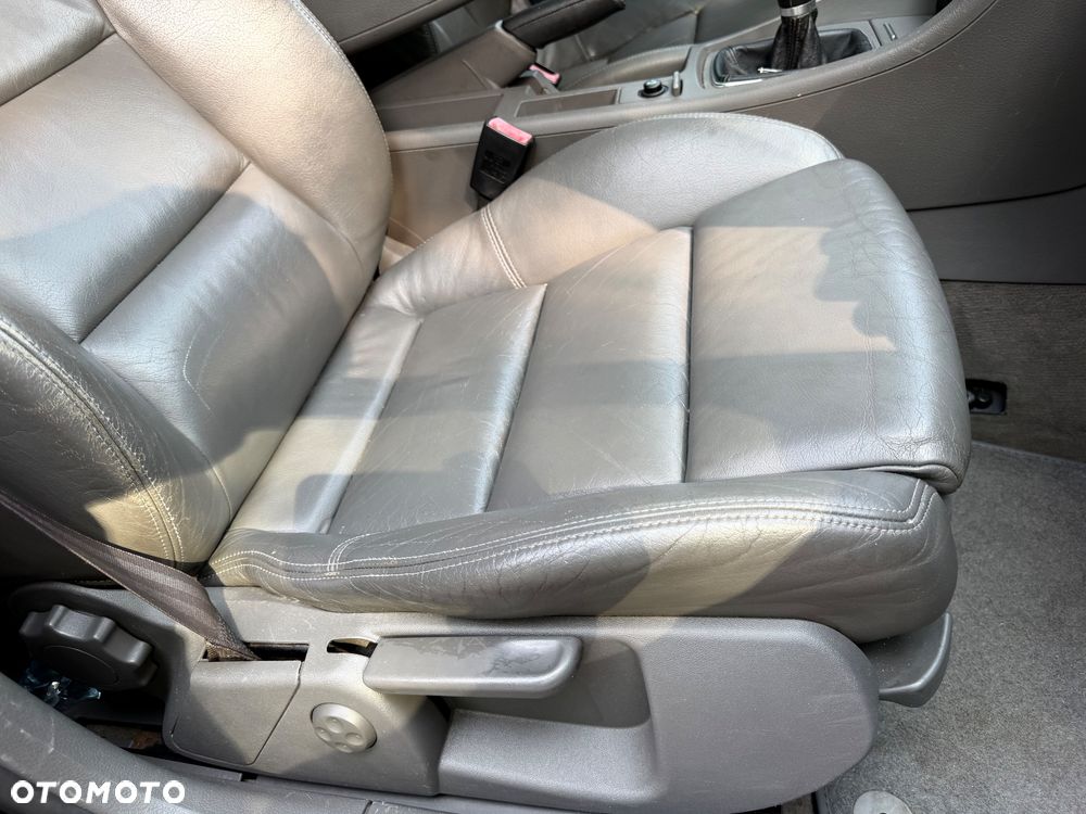 Audi A4 Limousine 2.4 - 9