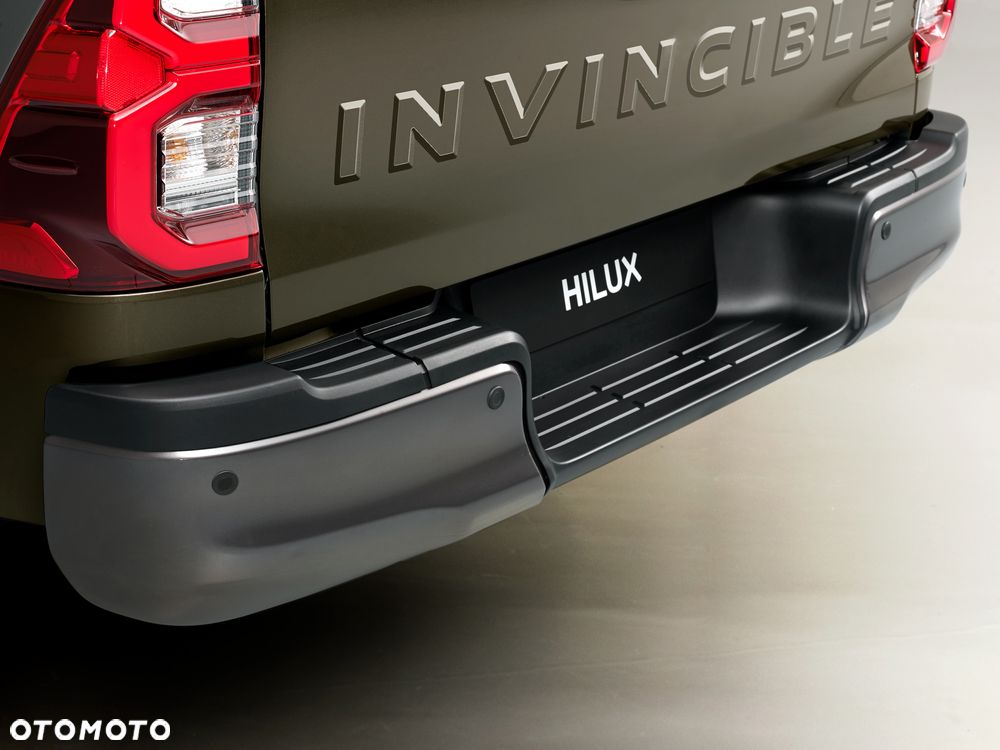 Toyota Hilux 2.8 D-4D mHEV Double Cab Invincible 4x4 - 17